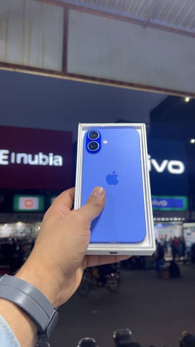 16 plus factory unlocked 256gbs physical + eSIM(non active)