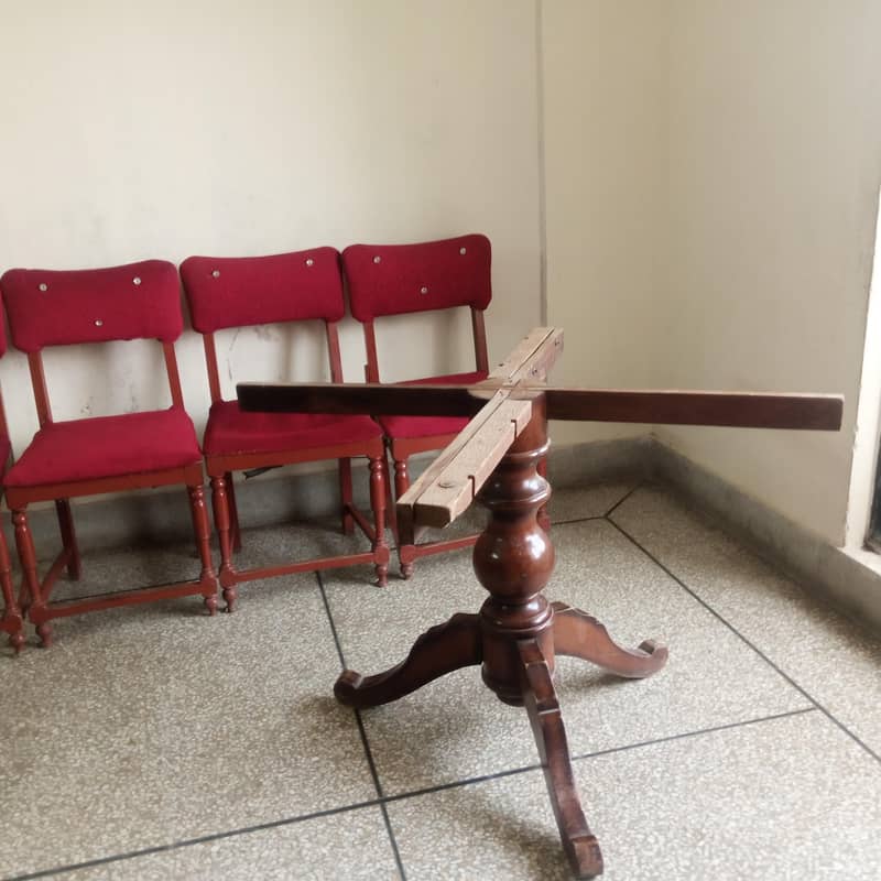 Dining Table & Chairs 3