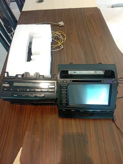 Land Cruiser V8 Genuine Multimedia & Climate Control Unit