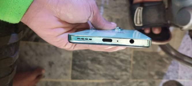 Infinix hot 40 pro storage 8+ 8 256