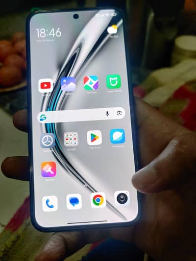 Xiaomi 13 gaming and camera phone