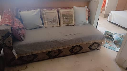 7 Seater Sofa in L Shaped.