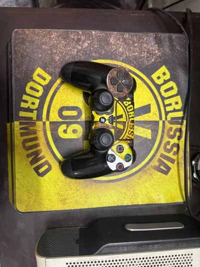 Playstation 4 slim 500 GB Original controller included Sticker applied