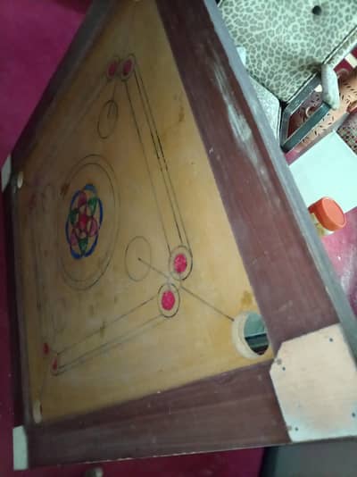 carrom board