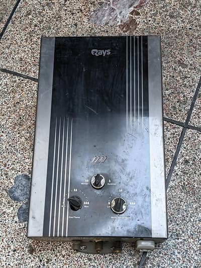 instant geyser gas powered . used but all ok 100%working