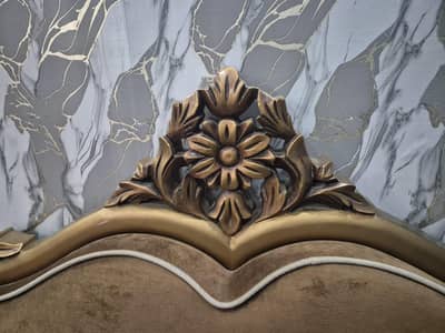 Luxury 6-Seater Cushioned Sofa – Excellent Condition