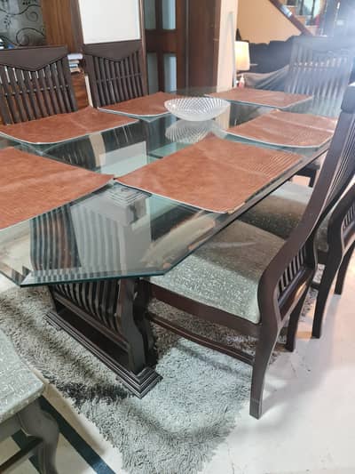 Dinning table with chairs