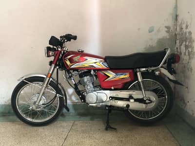 Very neat and clean bike like brand new