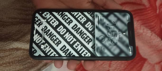 iPhone 11/ 128 / factory unlock 10/10 condition / WhatsApp number