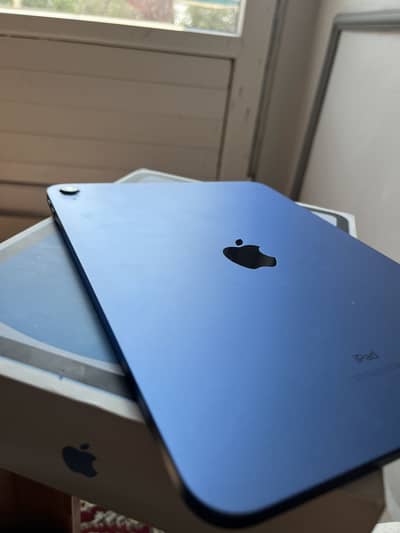 iPad 10th gen slightly used