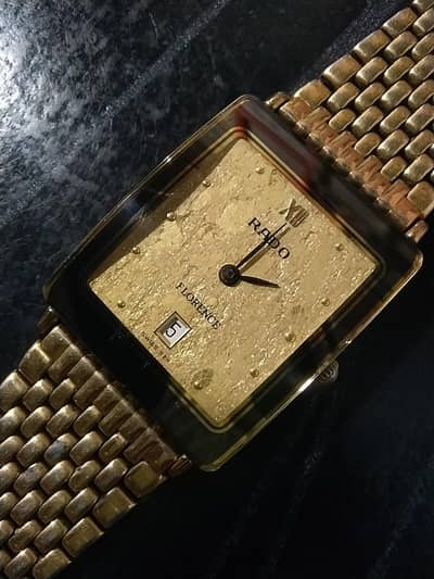 Vintage Gold Plated Watch - Elegant and Classic Design!