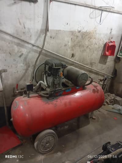 MADE IN Italy Automatic Air compressor 500 pounds