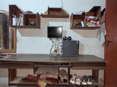 Long Table with shelfs