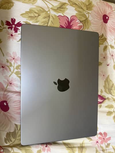 Macbook pro M3 8/512gb 14inch