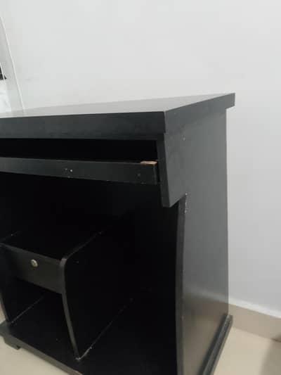 computer table in 5 k