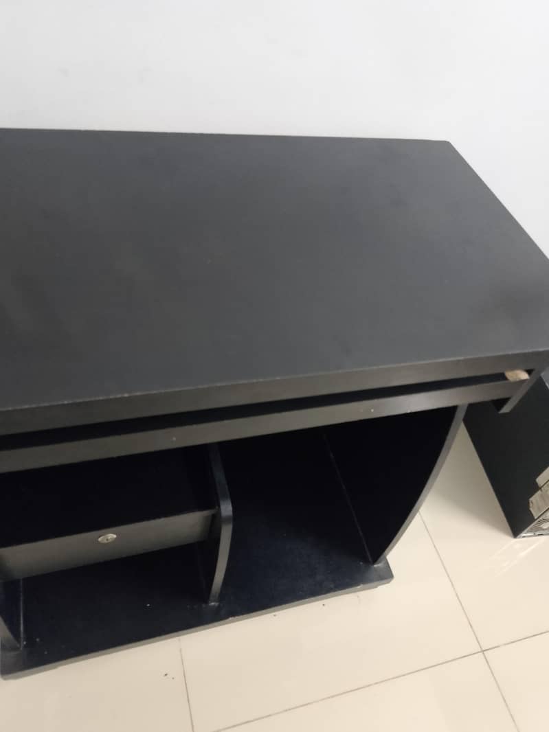 computer table in 5 k 3