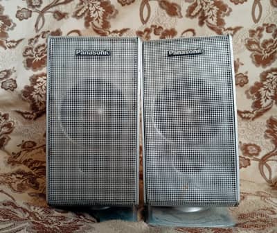 Panasonic 70 watts speaker model SB-FS520