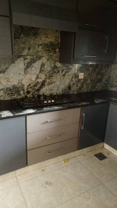 7 MARLA LOWAR PORTION LIKE NEW