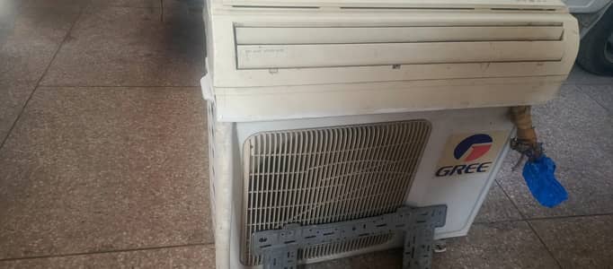 Used AC in good condition