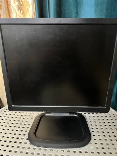 Hp 19inch lcd with 360 stand