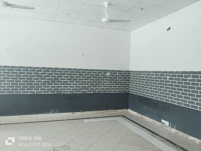 04 MARLA CORNER SHOP HUGE CAR PARKING