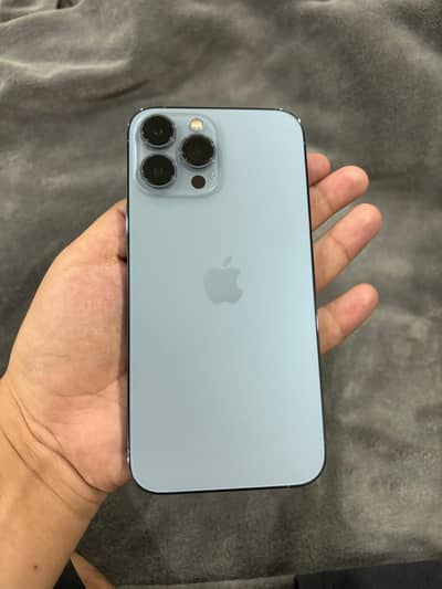 iPhone 13 Pro Max scratch less