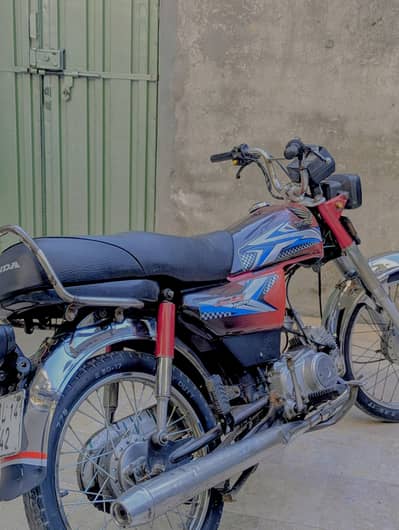 CD 70 total original ALL ok 2014model all bike laminated