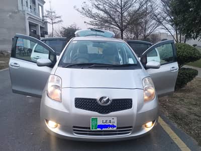 Toyota vitz antic car