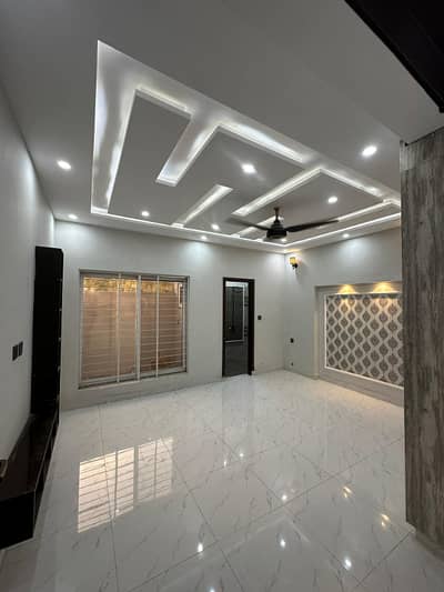 5 Marla Luxury House Available In Ferozepur Road Lahore