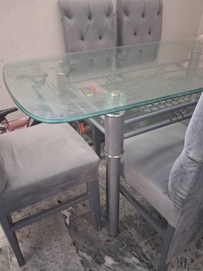 Dining table with 6 chairs