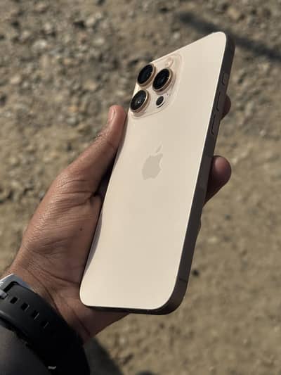 Iphone 16 pro mAx Factory Unlock With Complete Box