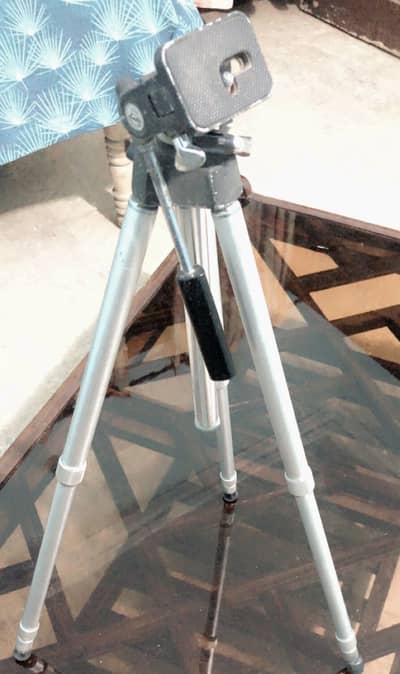 Tripod stand for camera