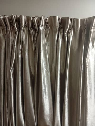 4 piece cotton colour silver grey self print length 7 feet condition10