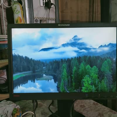 19 inc widescreen LED monitor screen for sale
