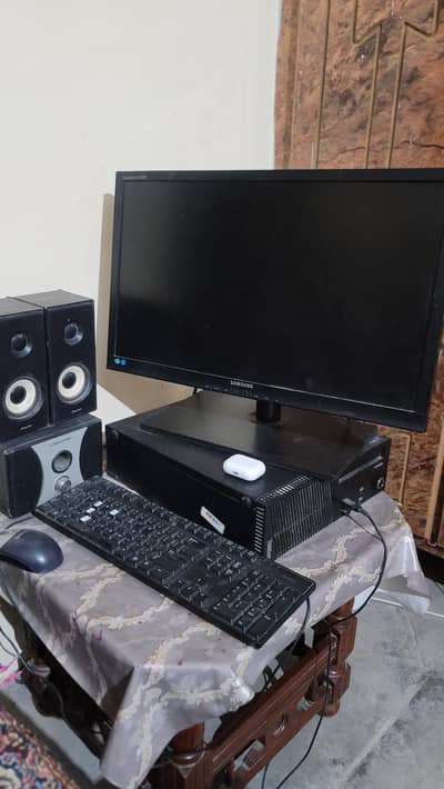 Lenovo think station  Ci3 4th generation 8gb 500gb