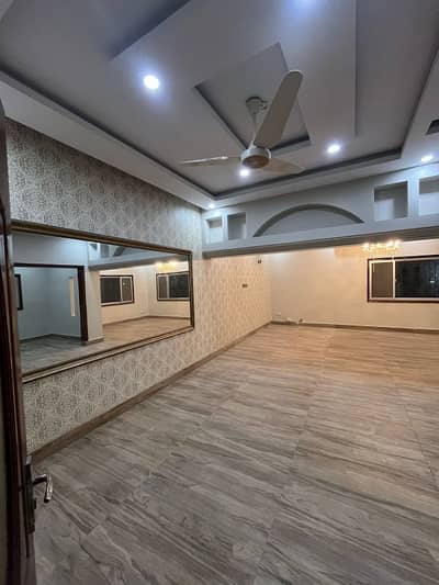 Ground Floor For Commercial Use