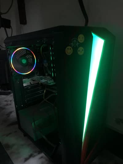 Core i3 1st gen 2GB graphics card 8GB RAM 128GB SSD 250GB Hard drive