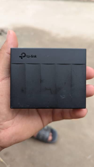 5 PORT GIGABIT SWITCH