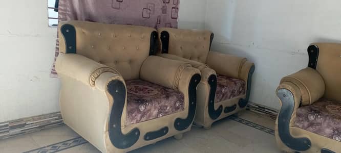 5 Seeter Sofa Set for Sale