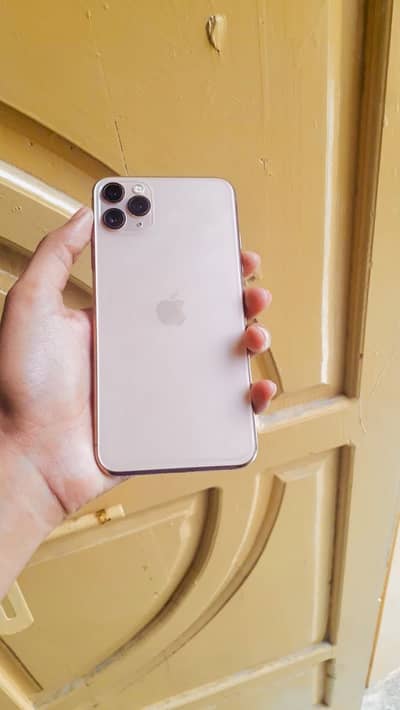 iPhone 11 Pro Max with box