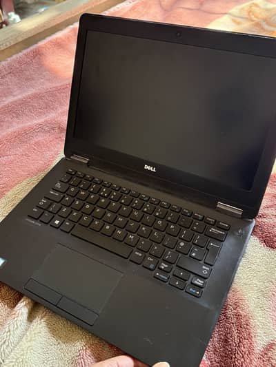Dell Latitude E7270 Black  13 inches color fast laptop