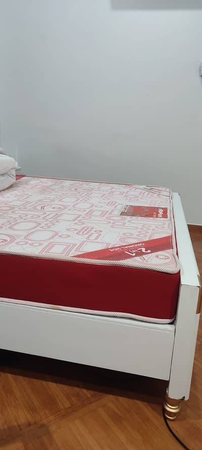 1 double king Spring & 4 single foam mattresses Islamabad Rawalpindi