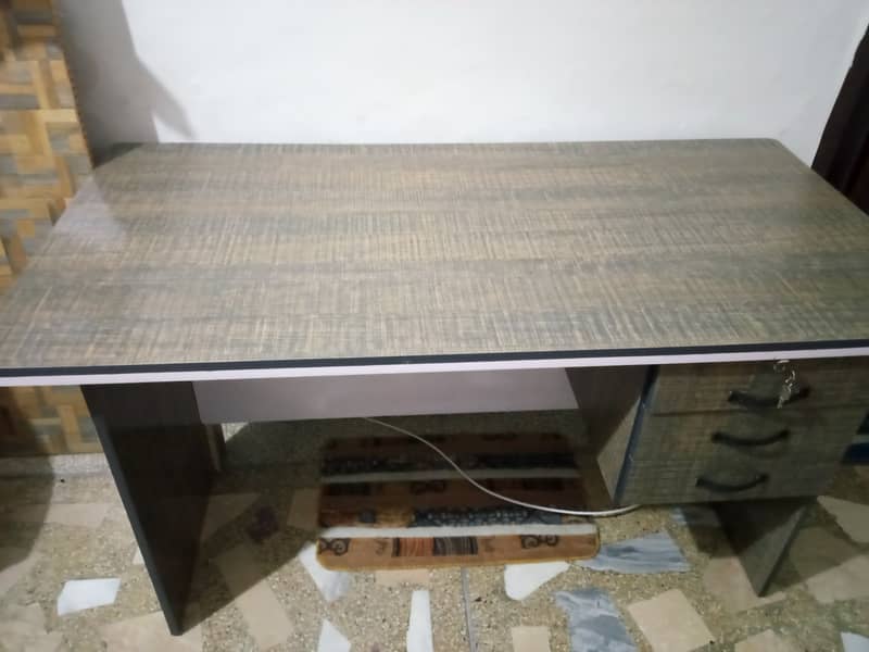 Office and computer table 0