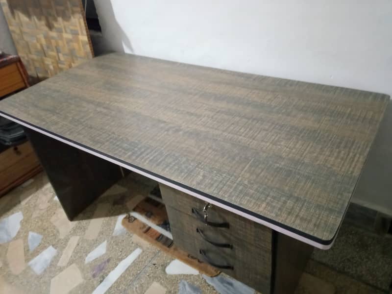 Office and computer table 1