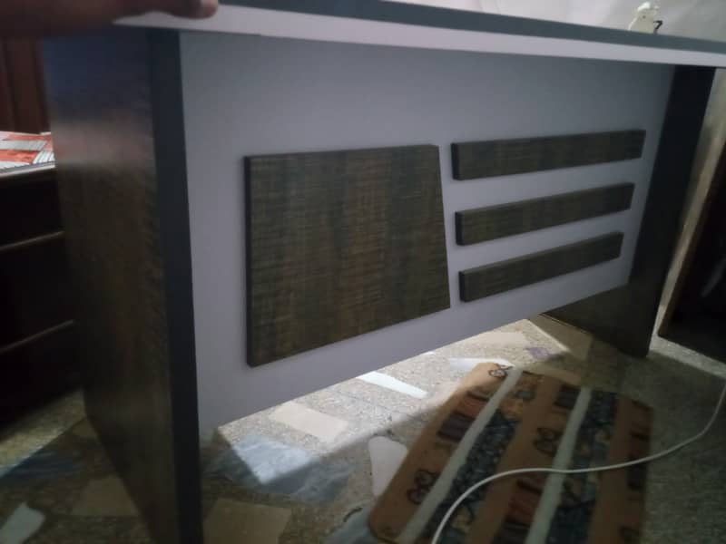 Office and computer table 2