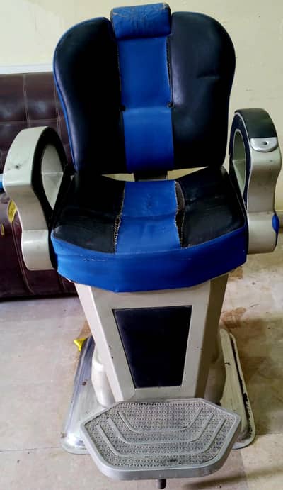 For Sale Heavy Weighted Gent's Salon Chair