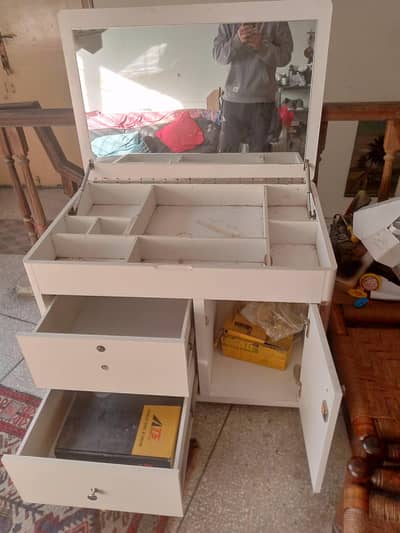 Indyx Vanity Dressing table