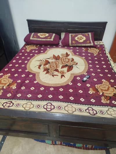 queen bed without mattress