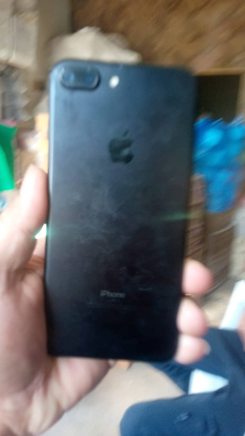 Apple iPhone 7 Plus 3