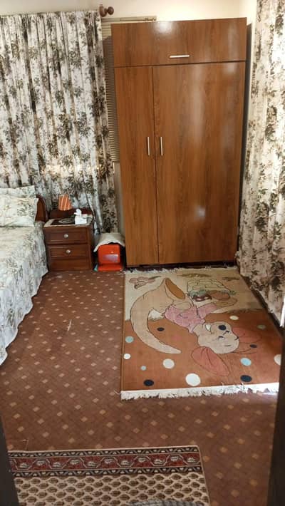 Single Room furnished attached bath n kitchen